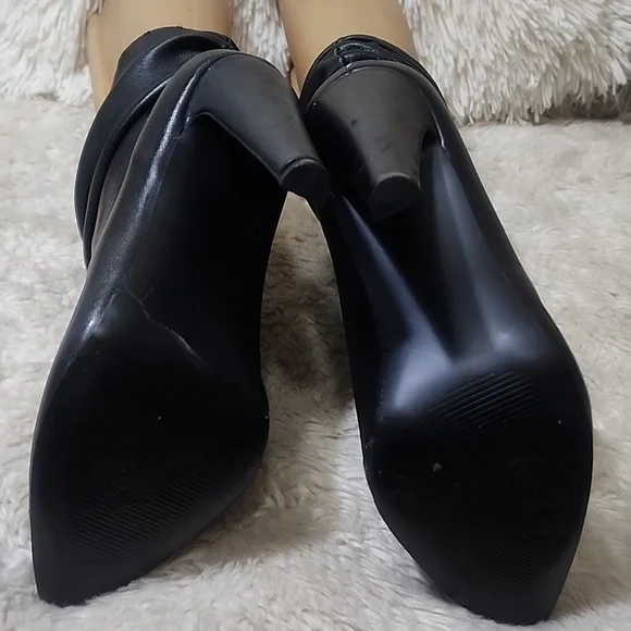 Steve Madden Black Ankle Boots - Picture 5 of 13